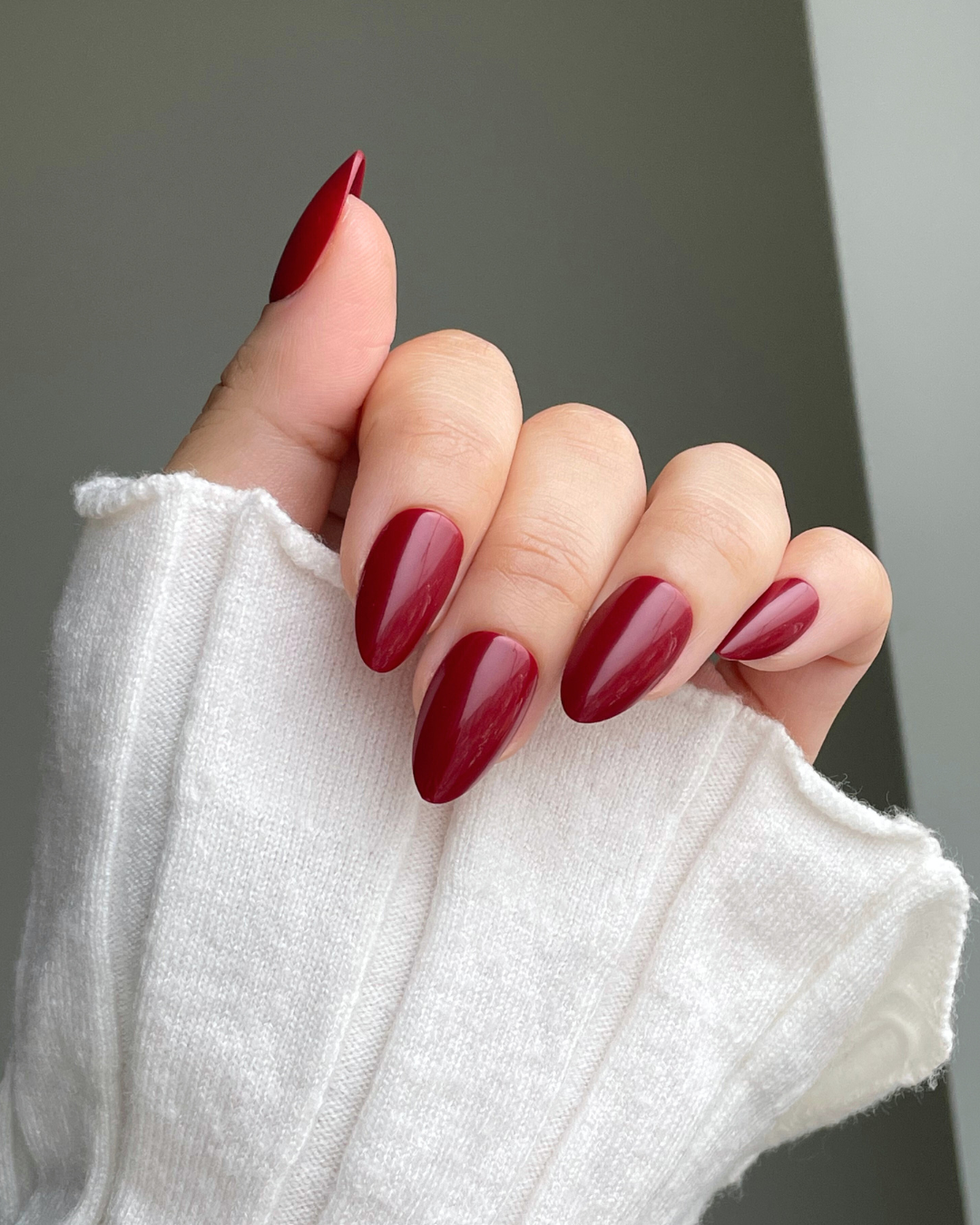 Red Elegance Short Almond