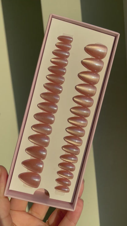 Rose Cat Eye Short Almond